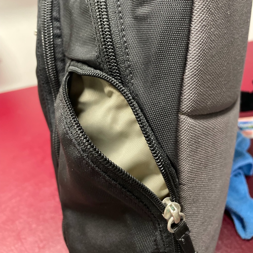 REI TRAVEL PACK - Picture 6 of 11